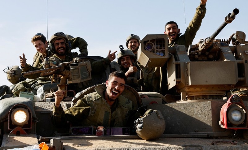 לשמור על כולם כמו שהוא שומר עלינו